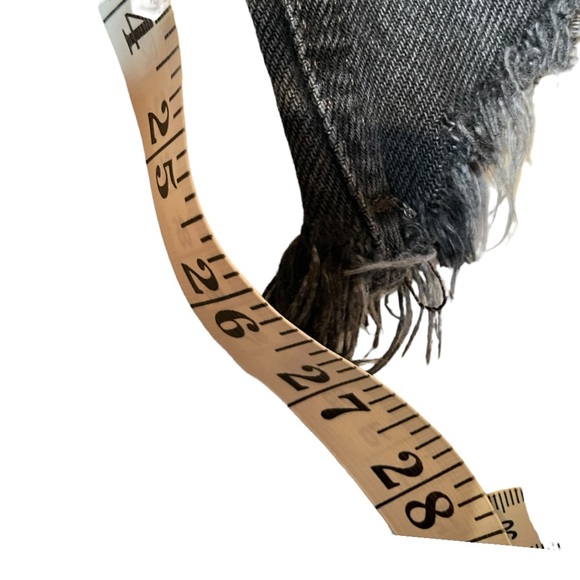 We The Free Maggie Mid Rise Distressed Black Jeans Size 27 - Picture 8 of 11